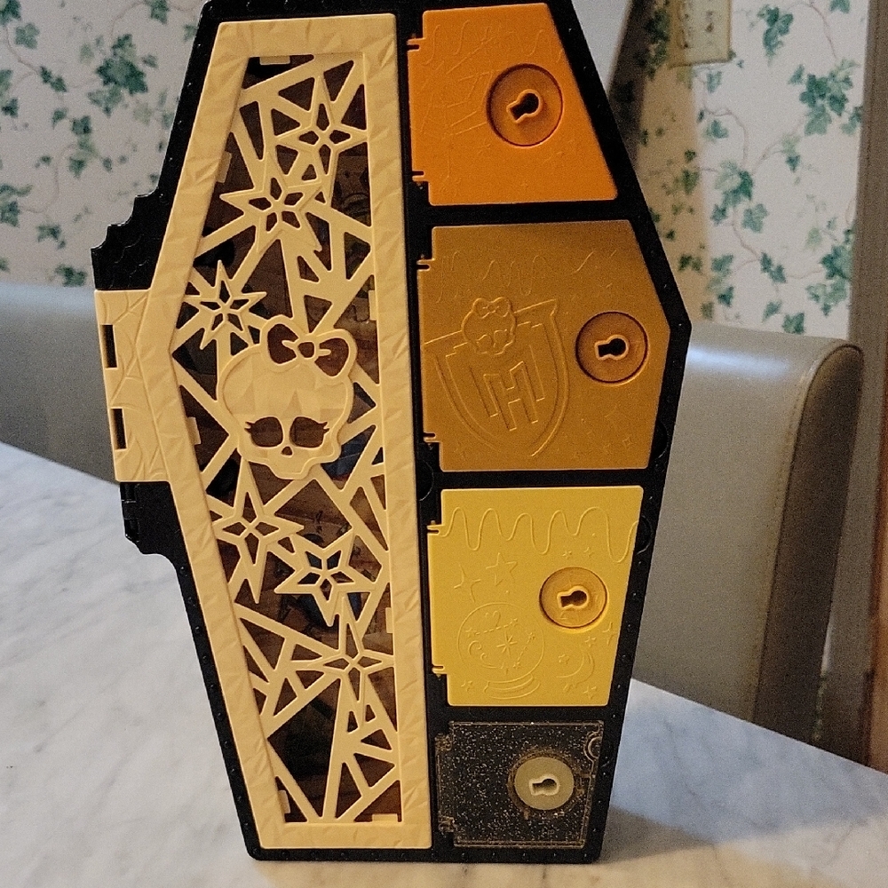 Monster High Coffin Locker